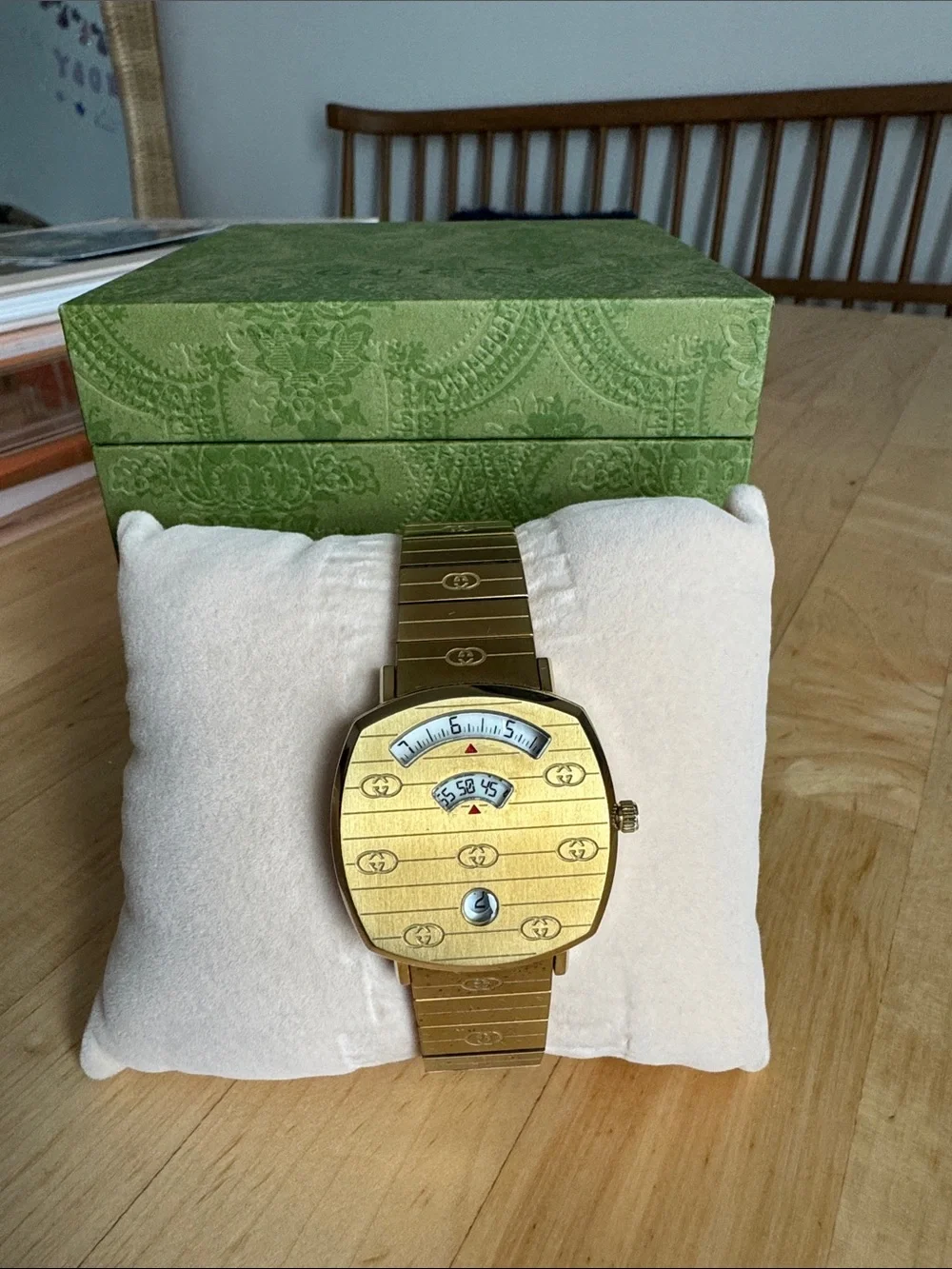Gucci Gold-Tone Branded Jump Hour Bracelet Watch